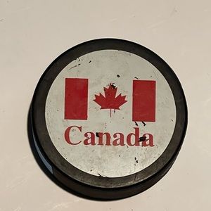 Canada Canadian Flag Maple Leaf Viceroy Hockey Puck Souvenir Graphic Vintage